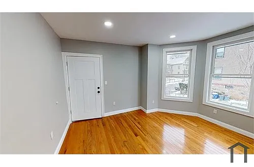 16 Gaston St #2R Photo 1