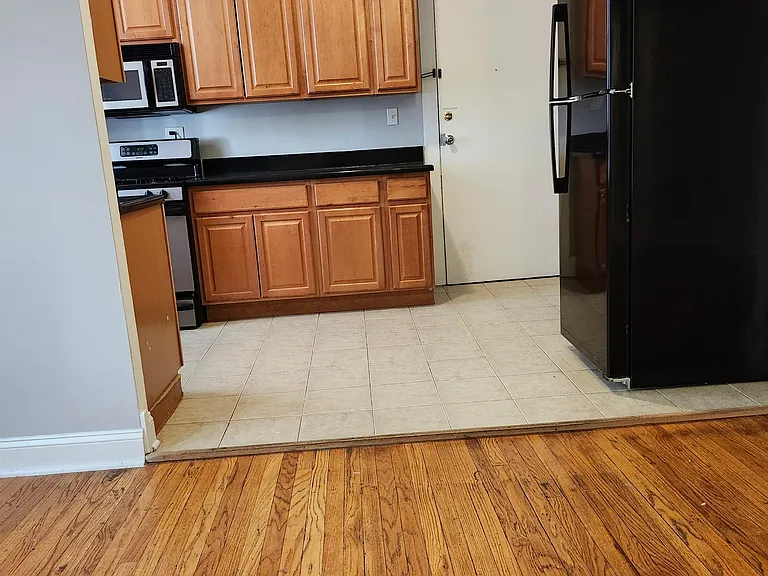 3015 W Armitage Ave — Photo 7