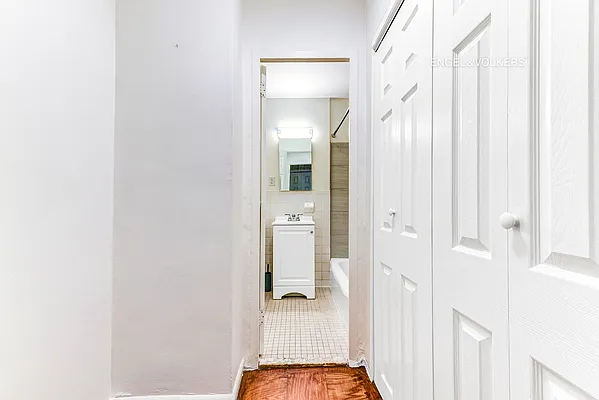 Rented by Engel & Völkers New York City | media 9