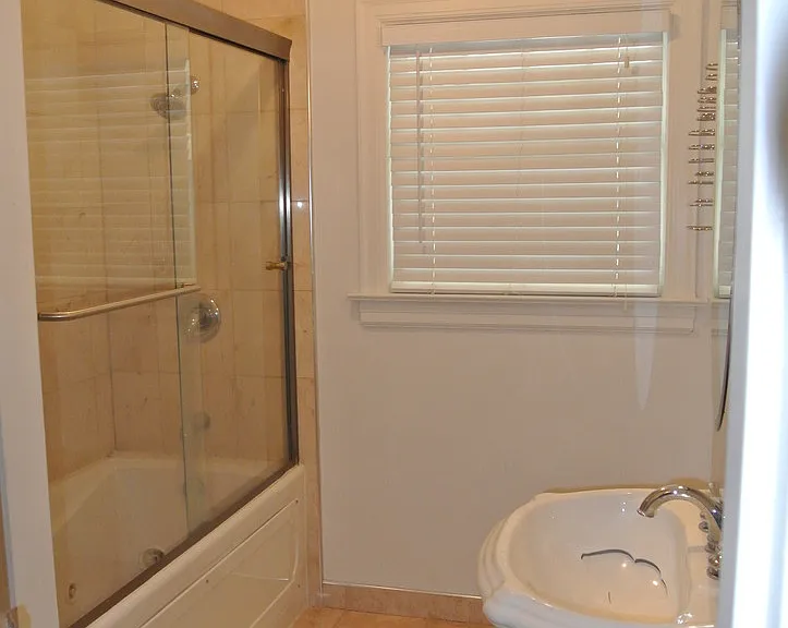 1341 Maple St — Photo 14