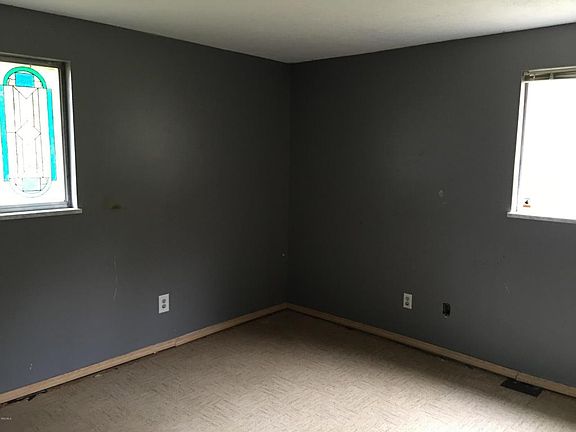 5th image of 5009 Little John St