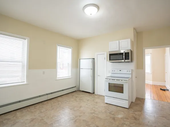 98 Penn St #1, Providence, RI 02909