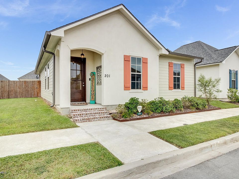 1st image of 201 Parker Ln