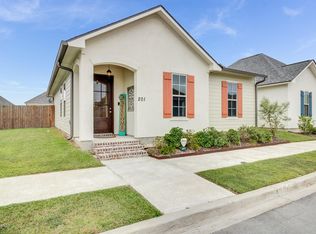 201 Parker Ln, Youngsville, LA 70592