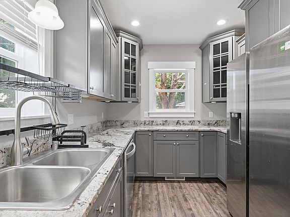 5th image of 721 W Dalton Ave