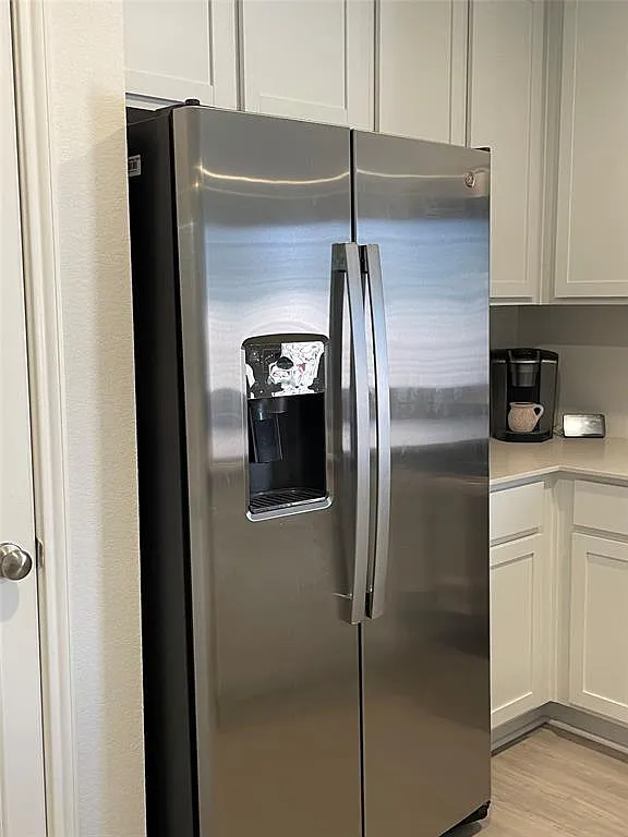3 bed, 2.0 bath, 1400 sqft, $1,750 — Photo 3