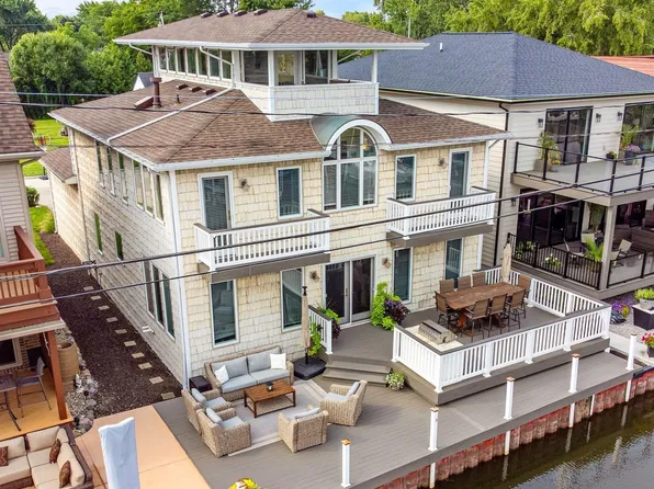 22453 Milner St, Saint Clair Shores, MI 48081