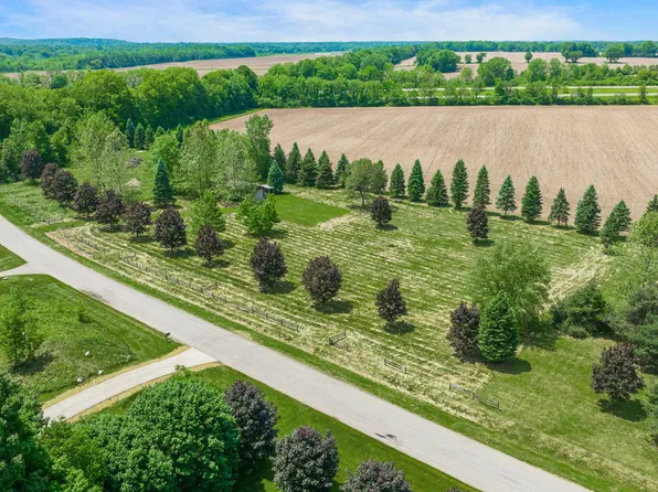 Riverside Rd, Niles, MI 49120
