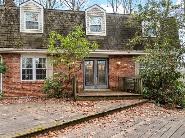 108 Leggens Ln, Saxonburg, PA 16056