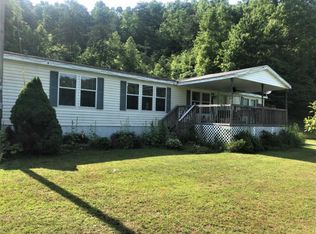 114 Ar Vancleve Rd, Campton, KY 41301