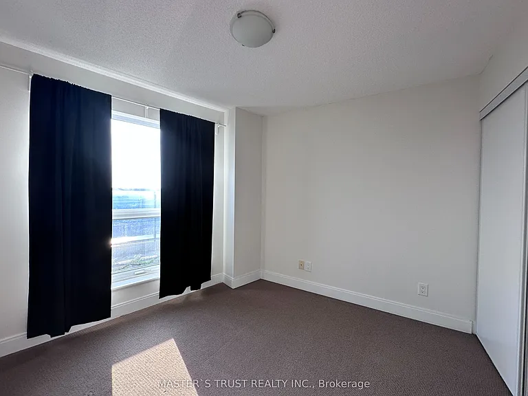 135 Village Green Sq #3722 — Photo 10