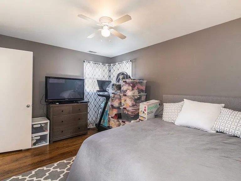 8735 N Wisner St #2 — Photo 12