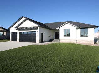 725 Granite Cir, Tea, SD 57064