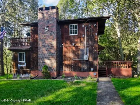 347 Clubhouse Dr, East Stroudsburg, PA 18302