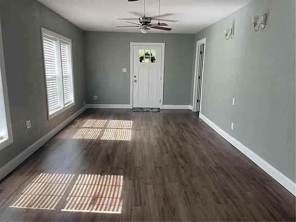 3rd image of 306 W 4th St