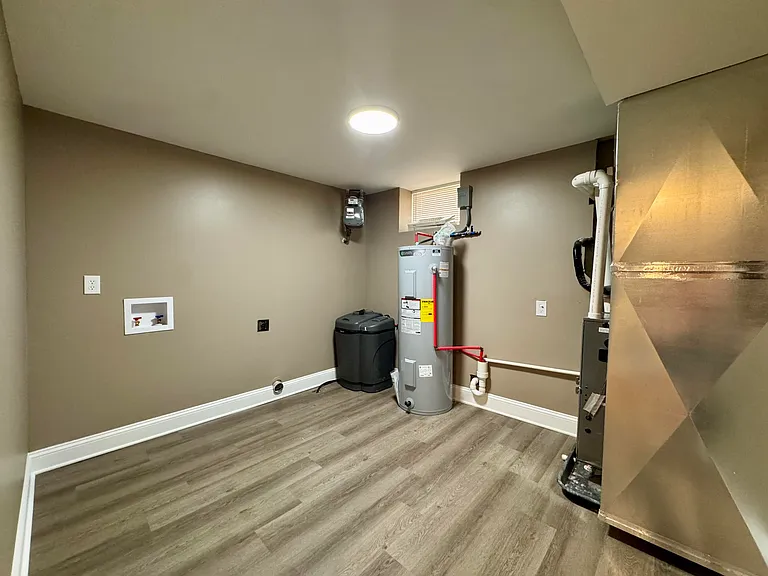 2564 Millbrook Dr — Photo 39