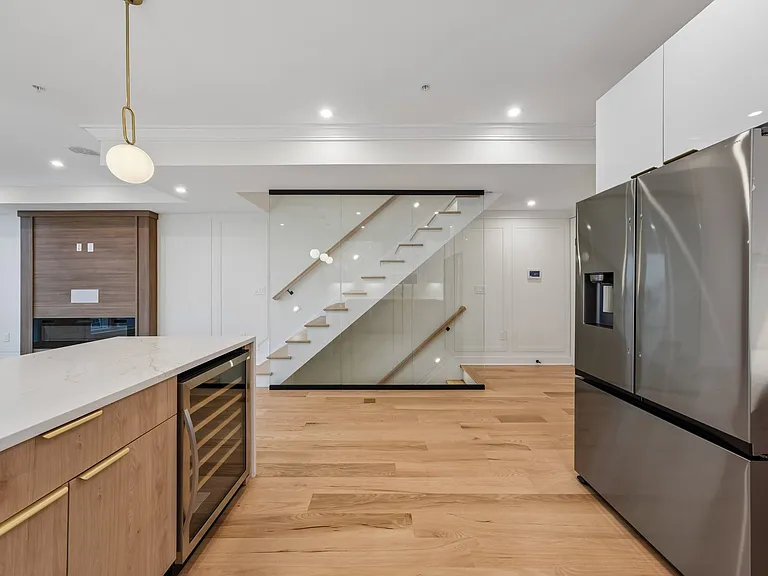 183 Zabriskie St #3 — Photo 6