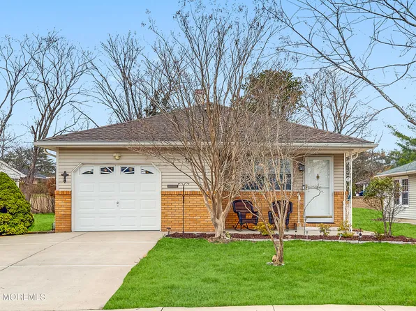 75 Grenada Street, Toms River, NJ 08757