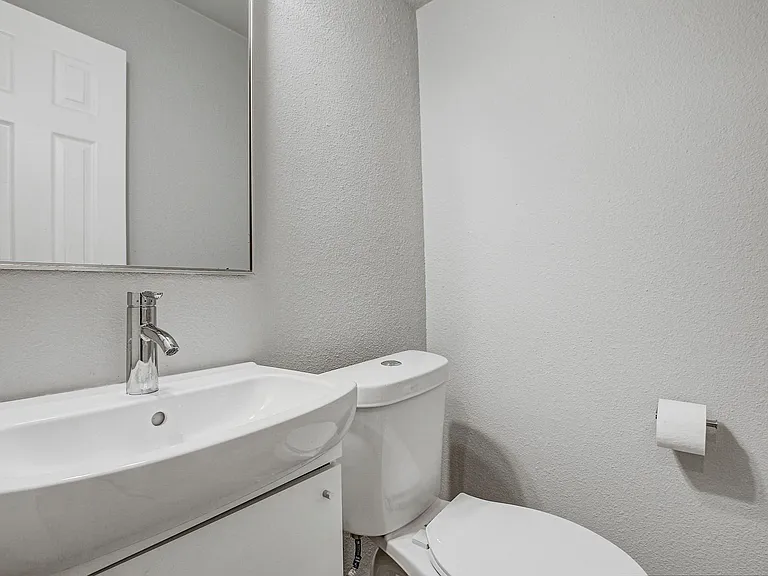 2414 Burleson Ct #B — Photo 10