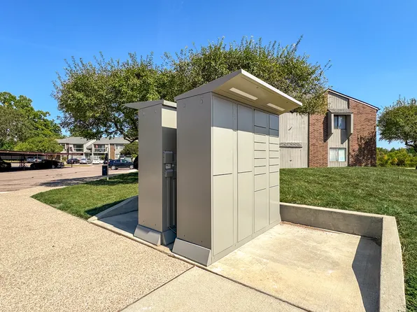 Three Oaks Apartments