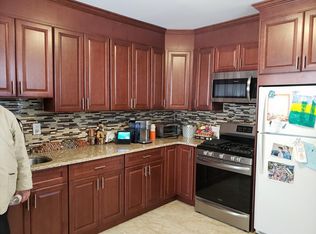 12 Chester St #1, Locust Valley, NY 11560