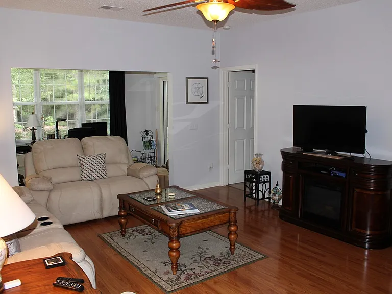 149 Lazy Daisy Dr — Photo 5