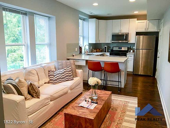 2nd image of 1820 W Byron St #1822-3C