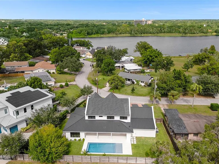 1814 Barker Dr — Photo 76