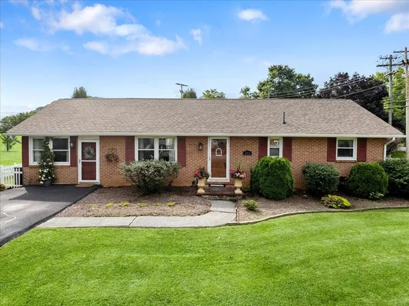 115 Gum Dr, Christiansburg, VA 24073