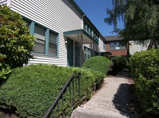 22-38 NE 17th Ave #2B-1BA-744SQFT, Portland, OR 97232
