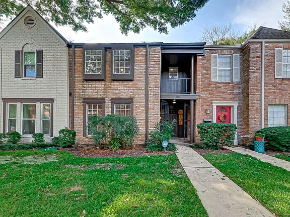 2nd image of 1105 Country Place Dr #1105