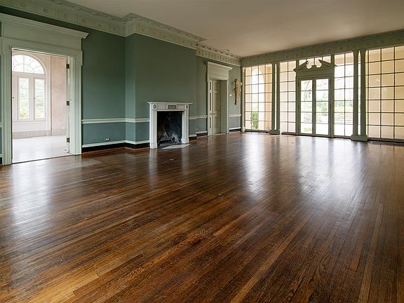 3rd image of 540 Belle Meade Blvd