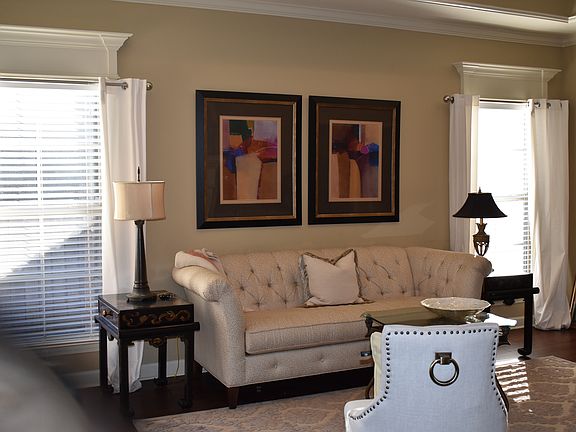 3rd image of 137 Taylor Park Blvd