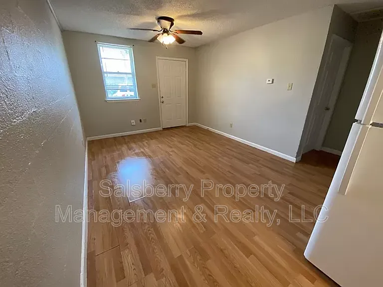 1202 NW 3rd Ave — Photo 3