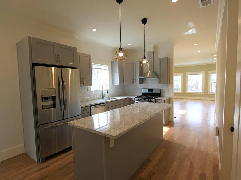 1161 Stanford Ave — Photo 3