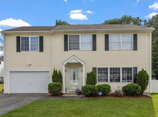 3 Eastview Dr, Worcester, MA 01602