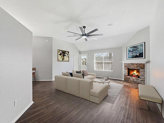 5th image of 2618 Heatherknoll Dr