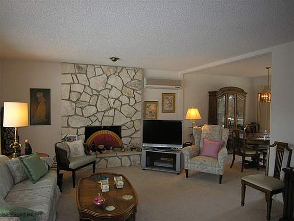 3rd image of 101 W Artemos Dr