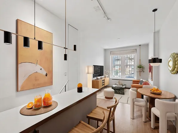 633 E 11th St APT 1, New York, NY 10009