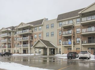 120 Prestige Cir #210, Ottawa, ON K4A1B4
