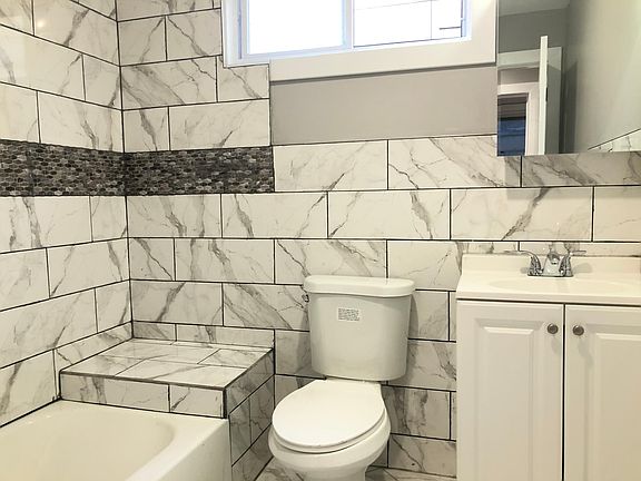 4th image of 35 Clendenny Ave #21D