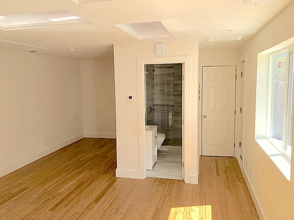 5th image of 851A Rhode Island St #A