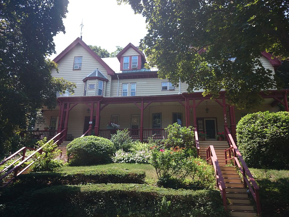 2nd image of 162 Mason Ter