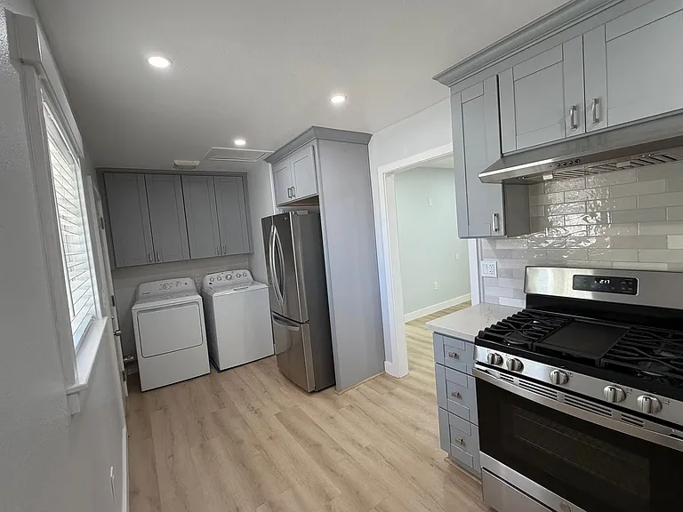 3502 Nyeland Ave — Photo 3