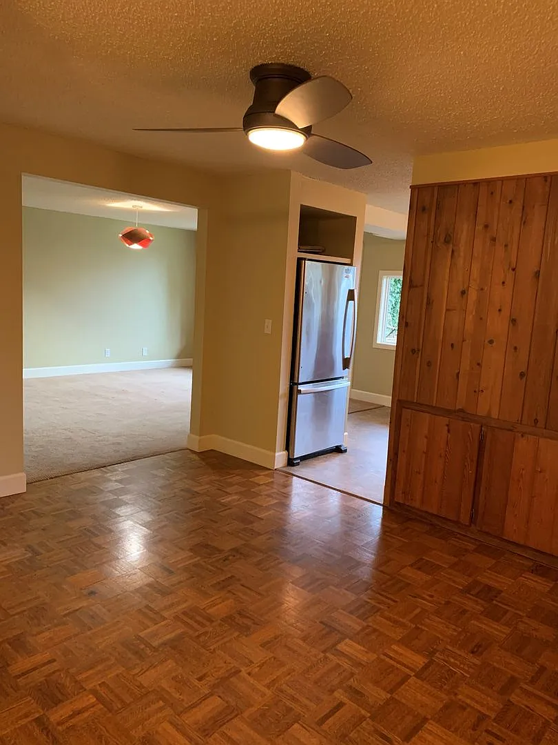 Beautiful South Eugene Home — Photo 4