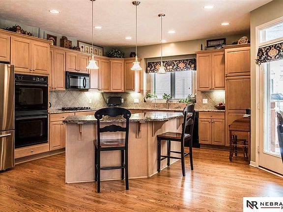 3rd image of 3007 N 161st St