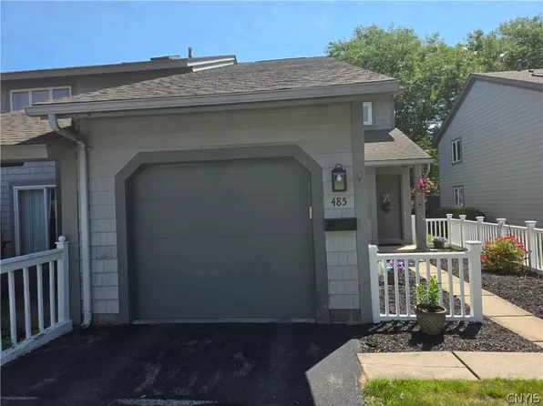 485 Summerhaven Dr N #485, East Syracuse, NY 13057
