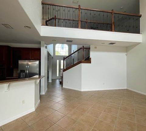 HALLWAY TO FAMILY SPACE