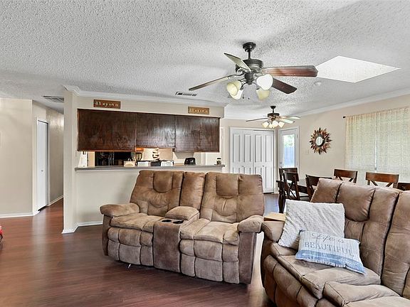 5th image of 4925 Woodruff Dr