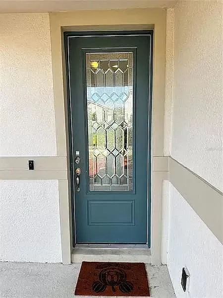 3 bed, 2.5 bath, 1957 sqft, $2,290 — Photo 2